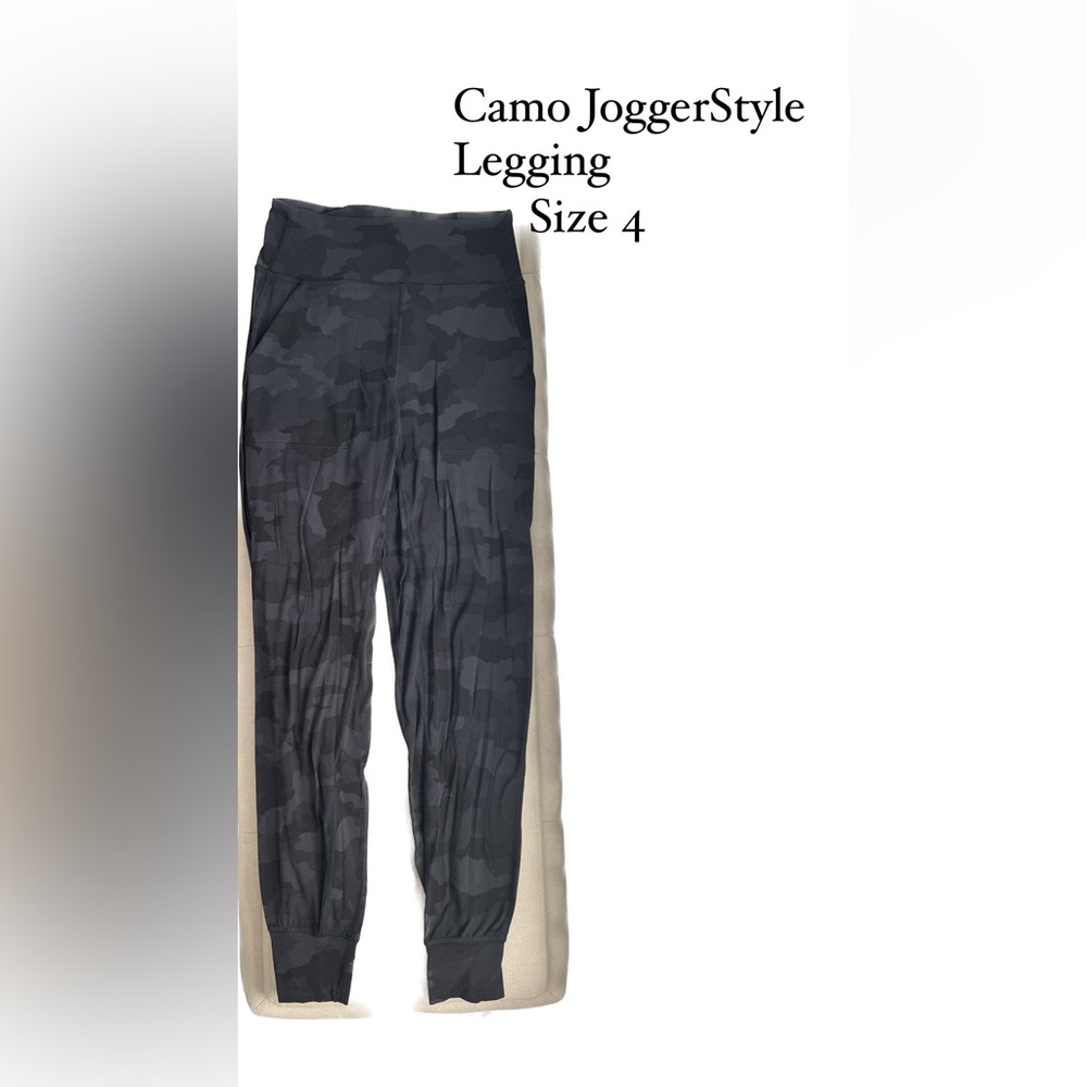 LULULEMON jogger style legging.